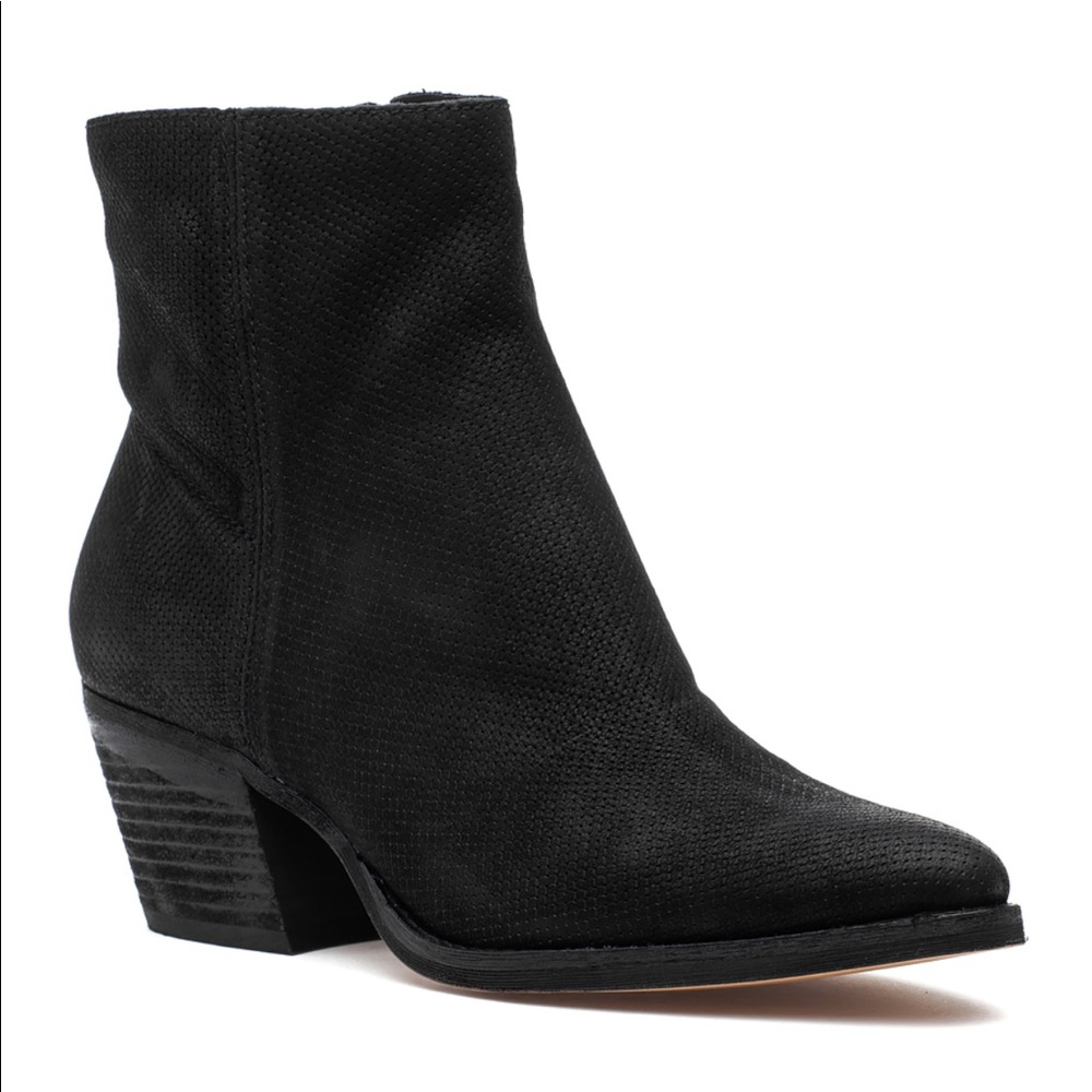 Dolce Vita Perforated Booties Black 8 Ankle Boots Block Heel Zip Up - Picture 2 of 9